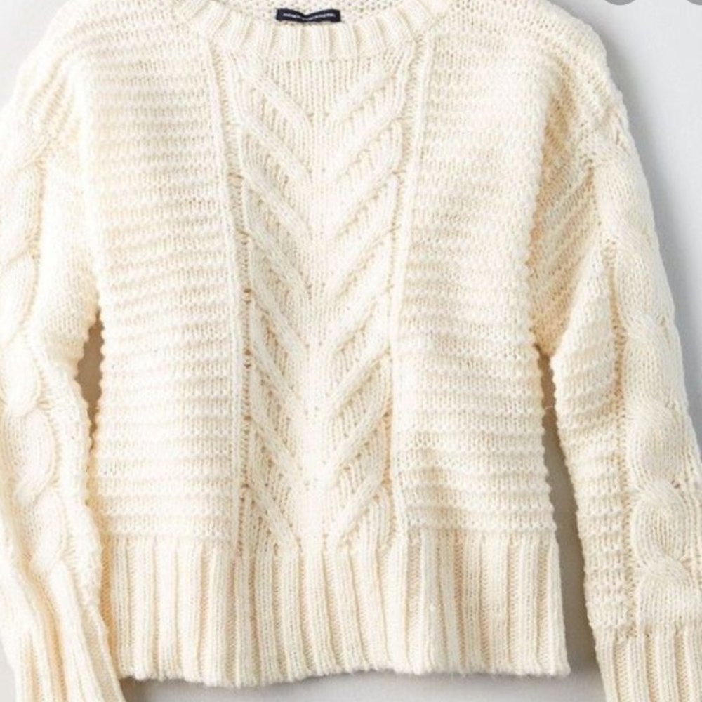 AMERICAN EAGLE SWEATER